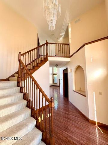 1447 Muirfield Drive, Bowling Green, OH 43402