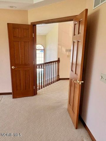 1447 Muirfield Drive, Bowling Green, OH 43402