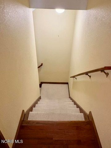 1447 Muirfield Drive, Bowling Green, OH 43402