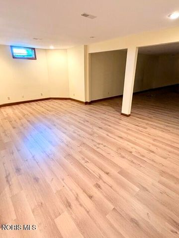 1447 Muirfield Drive, Bowling Green, OH 43402