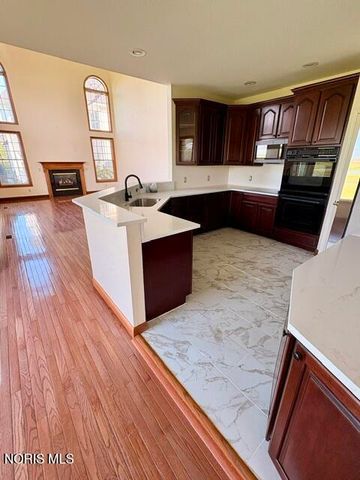 1447 Muirfield Drive, Bowling Green, OH 43402