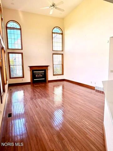 1447 Muirfield Drive, Bowling Green, OH 43402