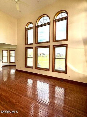 1447 Muirfield Drive, Bowling Green, OH 43402