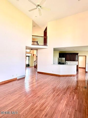 1447 Muirfield Drive, Bowling Green, OH 43402
