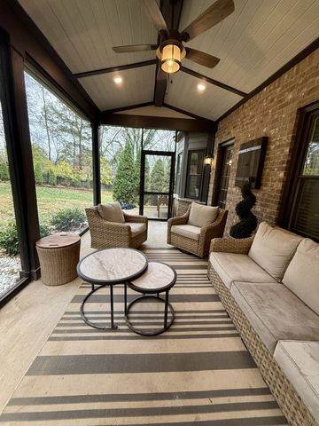 149 Sequoyah Ln, Nashville, TN 37221