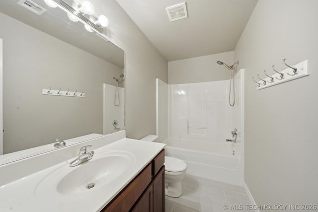 10710 N 146th East Avenue, Owasso, OK 74055