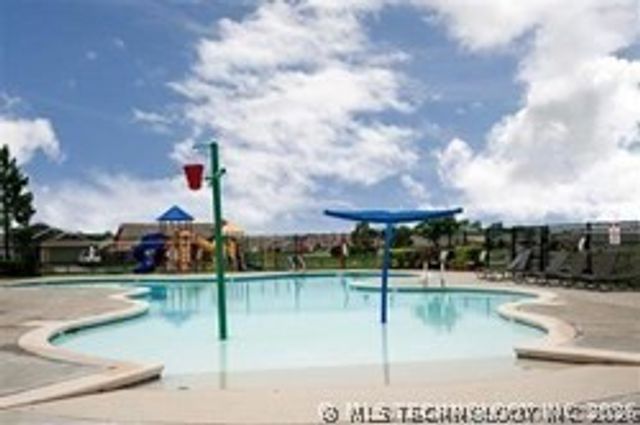 10710 N 146th East Avenue, Owasso, OK 74055