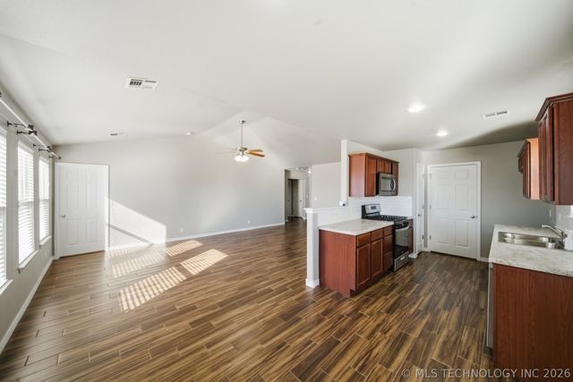 10710 N 146th East Avenue, Owasso, OK 74055