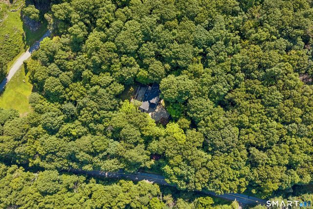 22 East Woods Road, Roxbury, CT 06783