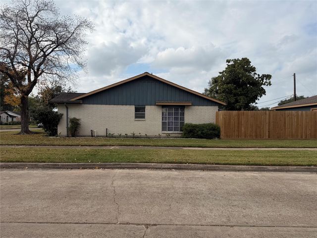 9202 Carvel Lane, Houston, TX 77036