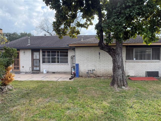 9202 Carvel Lane, Houston, TX 77036