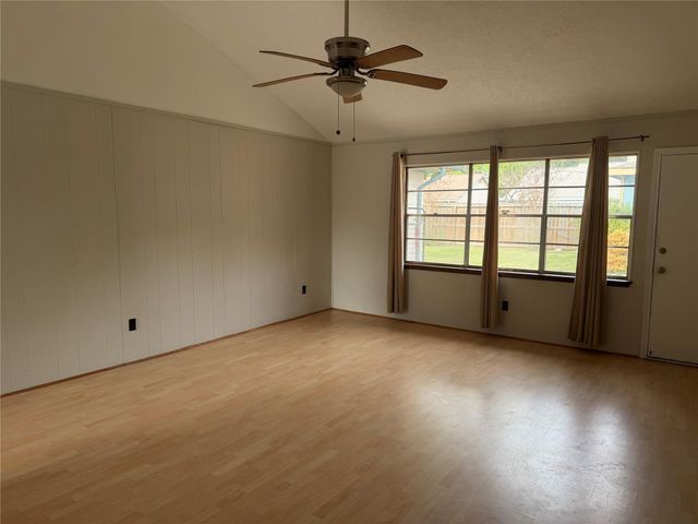 9202 Carvel Lane, Houston, TX 77036