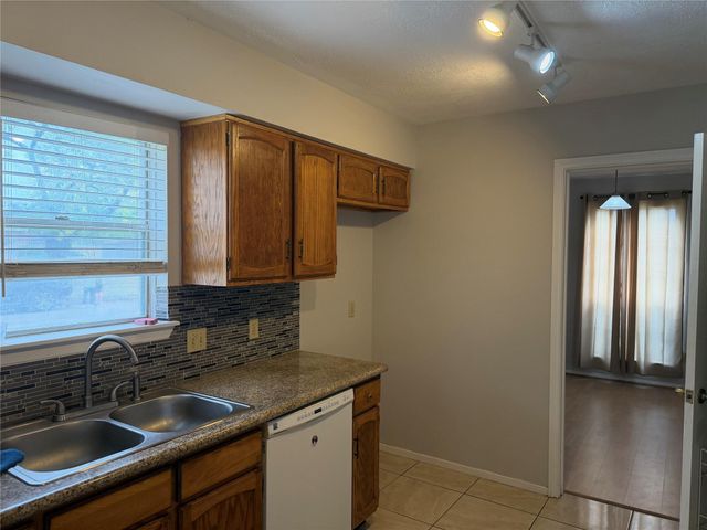 9202 Carvel Lane, Houston, TX 77036