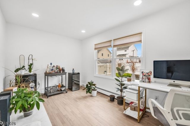 157 Gordon Ave, Totowa Boro, NJ 07512