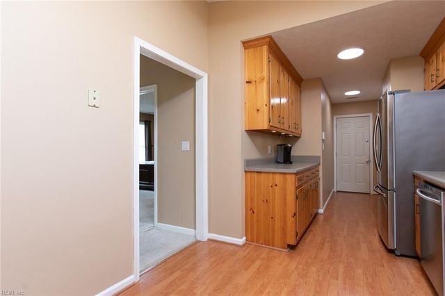 3071 Rachael LN, Hayes, VA 23072