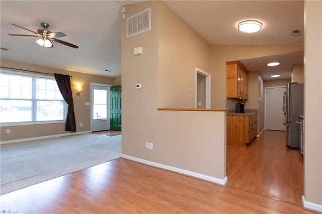 3071 Rachael LN, Hayes, VA 23072