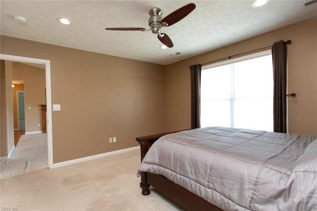 3071 Rachael LN, Hayes, VA 23072