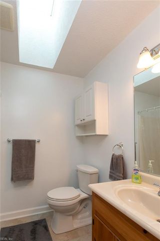 3071 Rachael LN, Hayes, VA 23072