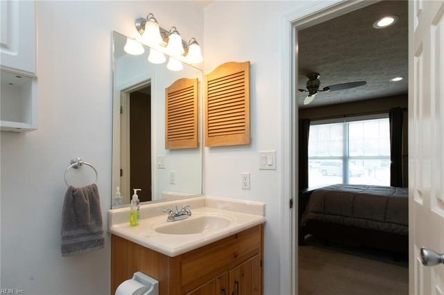 3071 Rachael LN, Hayes, VA 23072