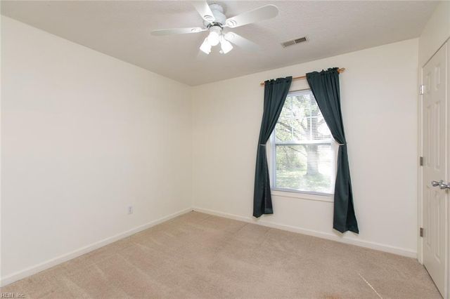 3071 Rachael LN, Hayes, VA 23072