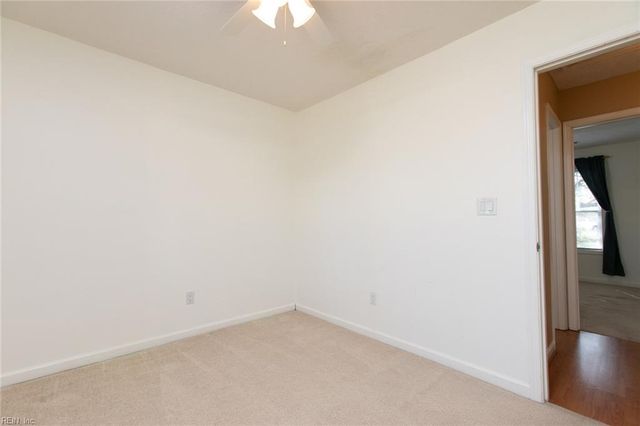 3071 Rachael LN, Hayes, VA 23072