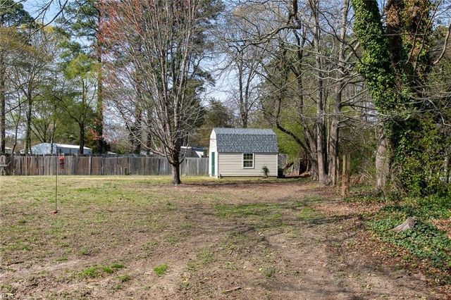 3071 Rachael LN, Hayes, VA 23072