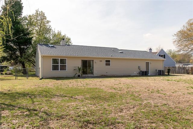 3071 Rachael LN, Hayes, VA 23072