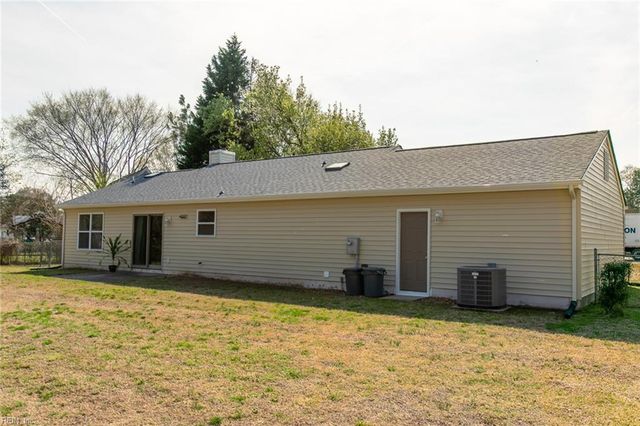 3071 Rachael LN, Hayes, VA 23072