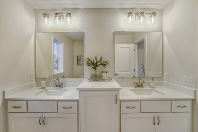2885 Trinity Drive, Shakopee, MN 55379