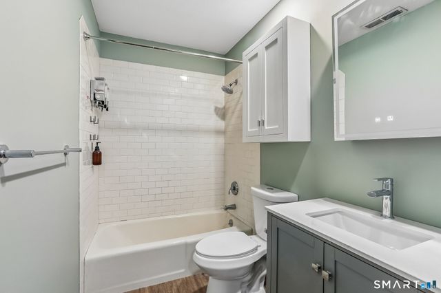 166 Old Brookfield Road 20A5, Danbury, CT 06811
