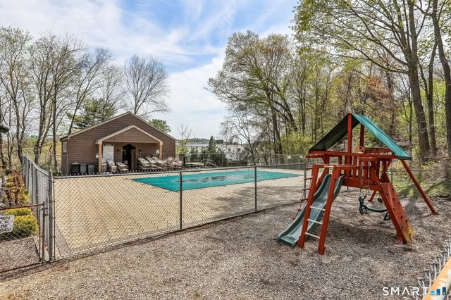 166 Old Brookfield Road 20A5, Danbury, CT 06811