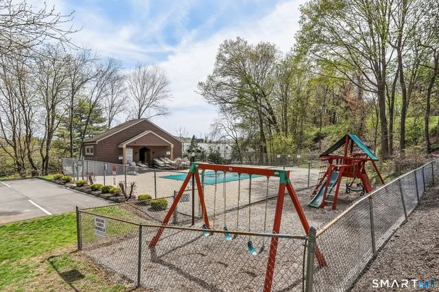 166 Old Brookfield Road 20A5, Danbury, CT 06811