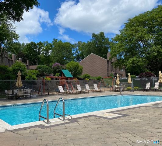 166 Old Brookfield Road 20A5, Danbury, CT 06811