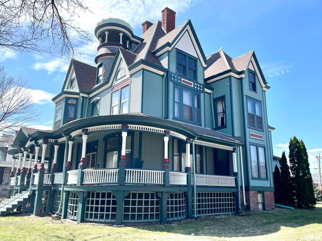 429 W HIGH Street, Peoria, IL 61606