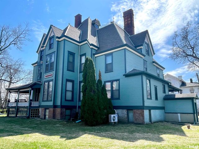 429 W HIGH Street, Peoria, IL 61606