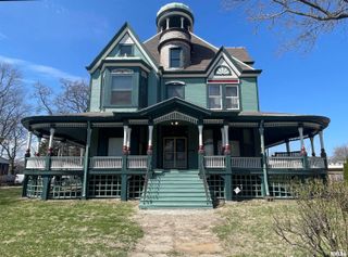 429 W HIGH Street, Peoria, IL 61606