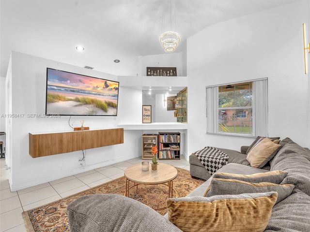 3080 NW 8th St, Fort Lauderdale, FL 33311