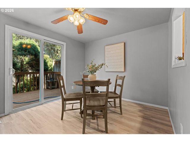 6121 Se FRANCES St, Hillsboro, OR 97123