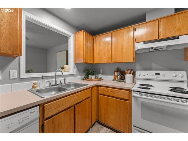6121 Se FRANCES St, Hillsboro, OR 97123