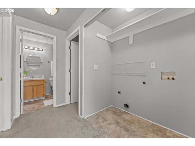 6121 Se FRANCES St, Hillsboro, OR 97123