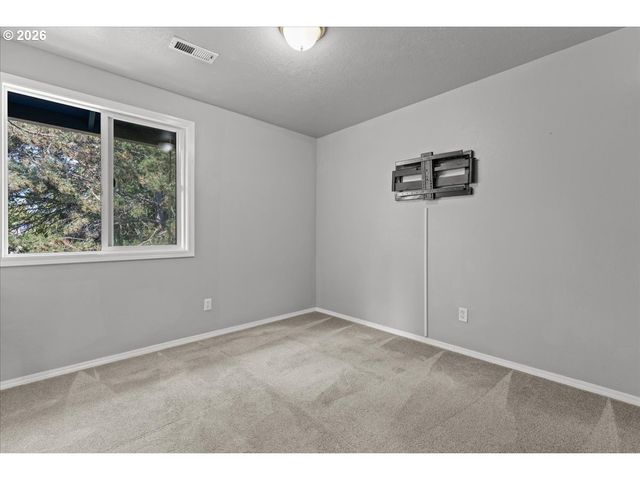 6121 Se FRANCES St, Hillsboro, OR 97123