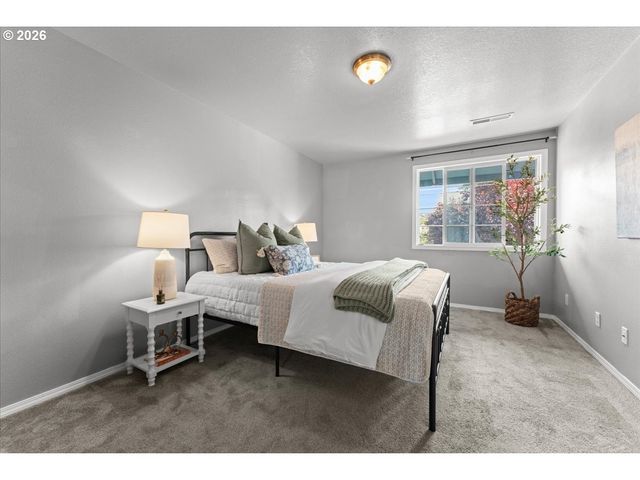 6121 Se FRANCES St, Hillsboro, OR 97123