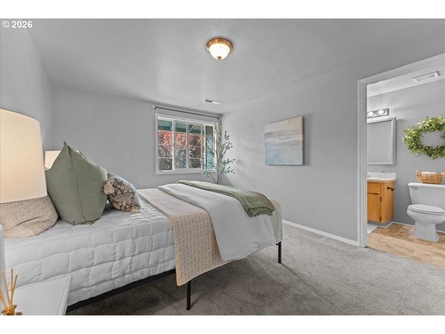 6121 Se FRANCES St, Hillsboro, OR 97123