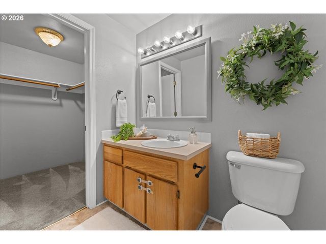 6121 Se FRANCES St, Hillsboro, OR 97123
