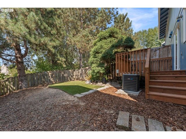 6121 Se FRANCES St, Hillsboro, OR 97123