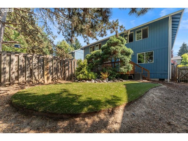 6121 Se FRANCES St, Hillsboro, OR 97123