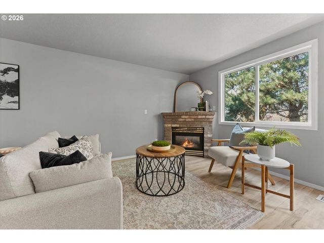 6121 Se FRANCES St, Hillsboro, OR 97123