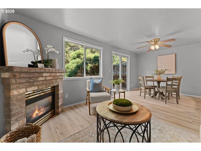 6121 Se FRANCES St, Hillsboro, OR 97123