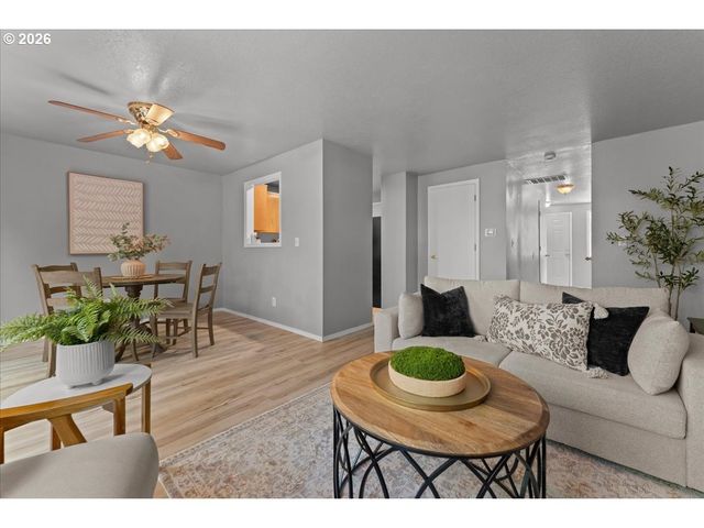 6121 Se FRANCES St, Hillsboro, OR 97123