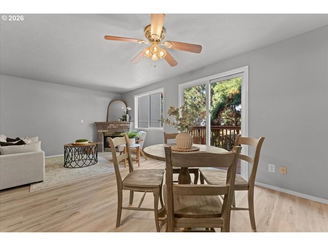 6121 Se FRANCES St, Hillsboro, OR 97123